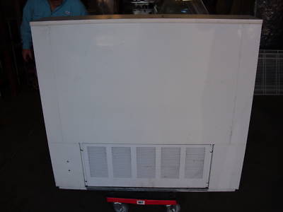 Open display case masterbilt freezer 48