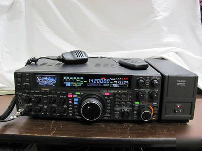 Ft-2000D 200W transceiver