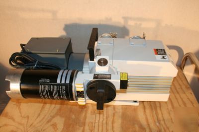 Leybold vacuum pump, d-25BCS, with chemical filtration