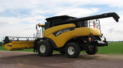 New holland CR960 combine with 30FT header