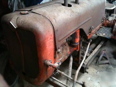 Allis chalmers D272 collectors tractor, very rare.