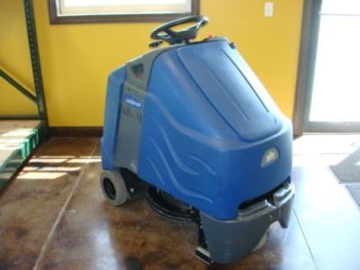 Refurbished windsor chariot i-gloss floor buffer