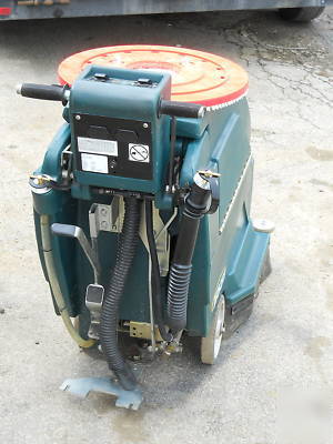 Tennant noble 2001 floor scrubber
