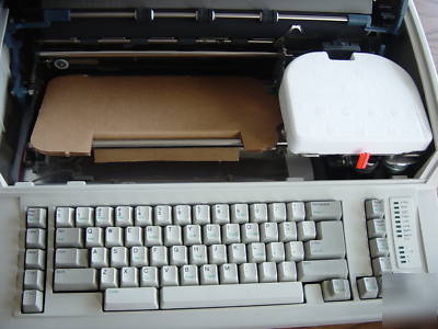 New in box- ibm personal wheelwriter 2 typewriter