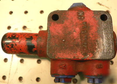 Hydraulic flow divider non-adjustable