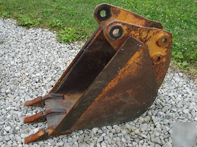 Case backhoe bucket 18