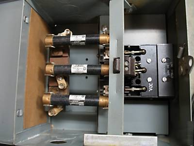 Ge flex-a-plug DFGB361 30 amp switch 600 volt busway