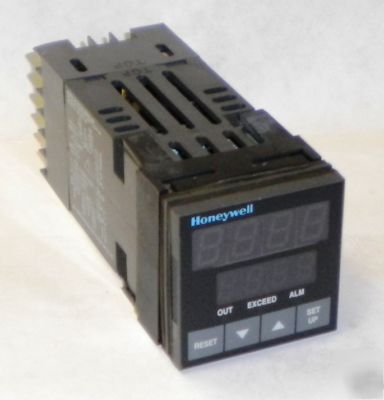 Honeywell udc 1000 temperature controller