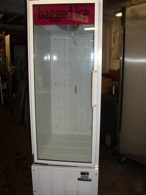 1 door glass commercial ice merchandiser by master-bilt