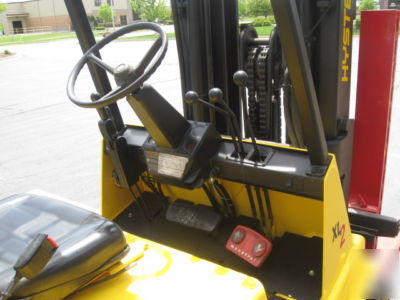 2000 hyster 8,000 lb fork lift truck forklift 8000 