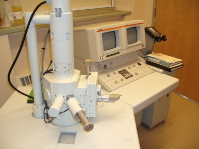 Working jeol jsm 5400 scanning electron microscope