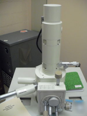 Working jeol jsm 5400 scanning electron microscope