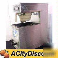 Used bunn T3-q 3 gallon automatic tea brewer w/ urn