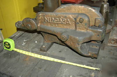 Niagara shear and die punch bench top 6IN manual press
