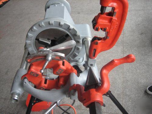 300 pipe threading machine compatible to ridgid 15682