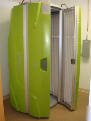 Luxurious tanning salon for sale