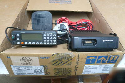 Motorola MCS2000 uhf 403-470 160 ch 110WATT model iii