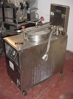 Bki electric pressure fryer chicken -ribs-beef-cooker 