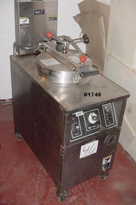 Bki electric pressure fryer chicken -ribs-beef-cooker 