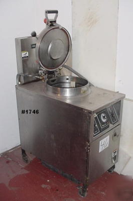Bki electric pressure fryer chicken -ribs-beef-cooker 