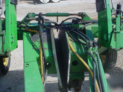 Tool bar from 8 row jd planter , flex