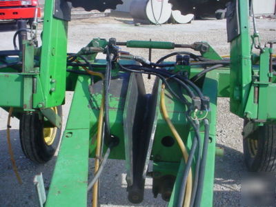 Tool bar from 8 row jd planter , flex