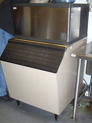 Manitowoc 250 ice machine maker 400 bin water cooled 