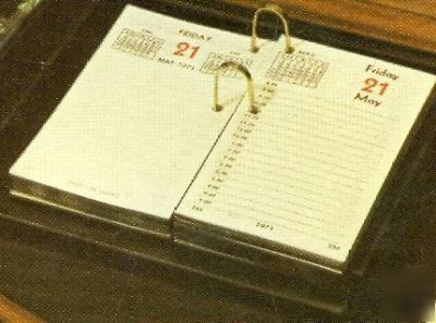 Jumbo calendar stand brown