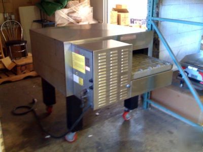 Blodgett MT2136G conveyor pizza oven - restaurant equip