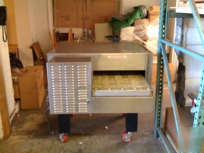 Blodgett MT2136G conveyor pizza oven - restaurant equip