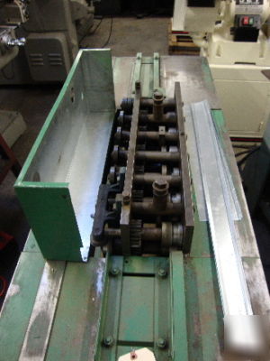 Lockformer button punch snap-lock machine