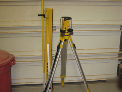 Stabila self-leveling laser level +gradestick *