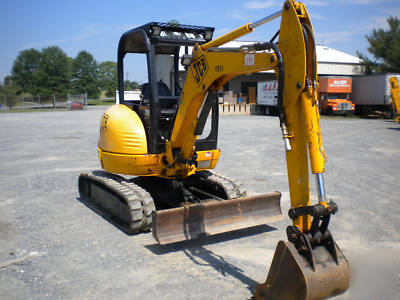 2005 jcb 8032 mini exc 706 hrs. size of bobcat 331