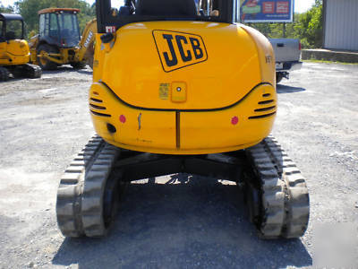 2005 jcb 8032 mini exc 706 hrs. size of bobcat 331