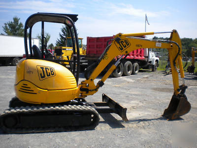 2005 jcb 8032 mini exc 706 hrs. size of bobcat 331