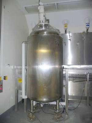 Mueller 1600 liter 316L stainless jacketed tank 