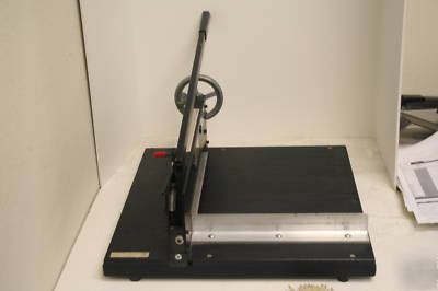 Martin yale bulk cutter 7000E one hour photo lab cutter