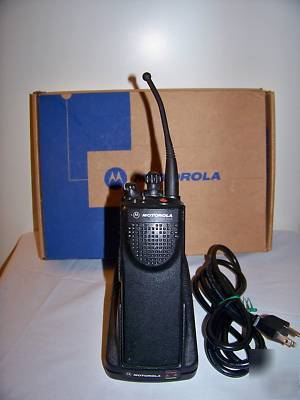 Motorola XTS3000 uhf ham police fire 48CH 403-470MHZ 