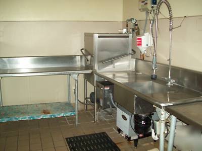 Hobart dishwasher/dishmachine with tables and heater