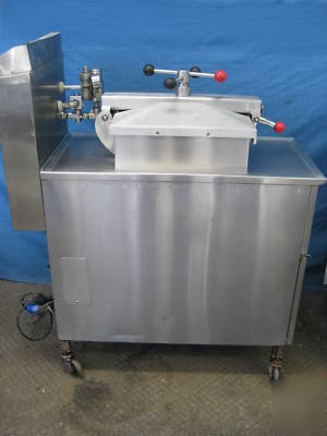 Henny penny pressure fryer gas model 600C