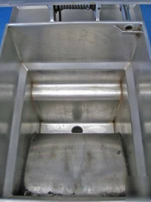 Henny penny pressure fryer gas model 600C