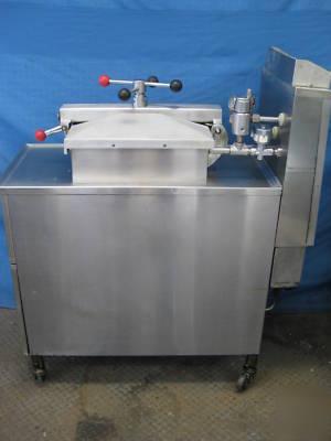 Henny penny pressure fryer gas model 600C