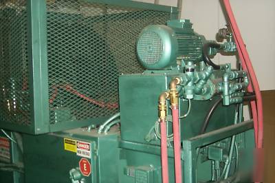 Maren model 423 horizontal baler