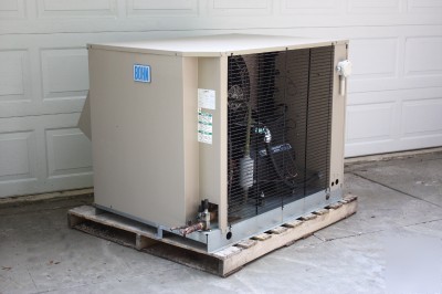 Condensor condensing unit bohn heatcraft exterior low