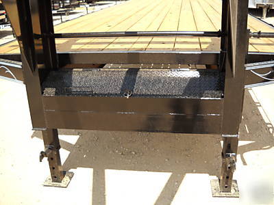32' (27' + 5') tandem dual equipment gooseneck trailer 