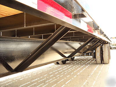 32' (27' + 5') tandem dual equipment gooseneck trailer 