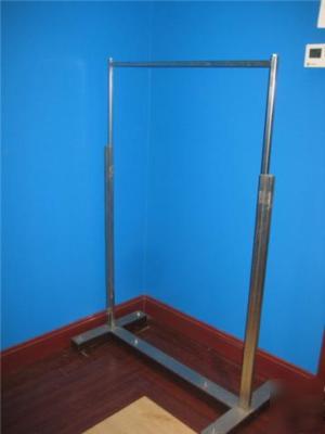 Retail store fixtures mannequins display security sys++