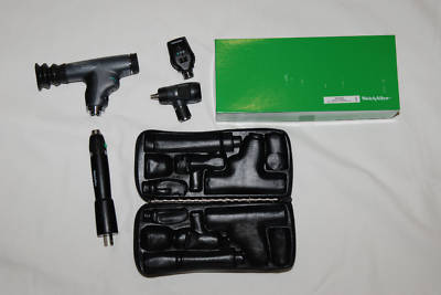 Welch allyn panoptic & otoscope w/lioh handle & charger