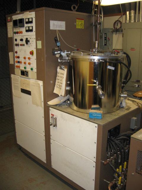 Vacuum furnace - still connected to power - working