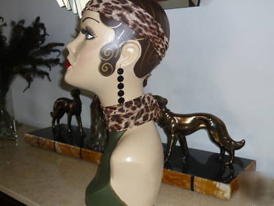 Vintage style art deco mannequin head